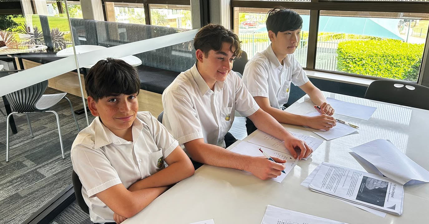 702264438307801_1408091374391767-1