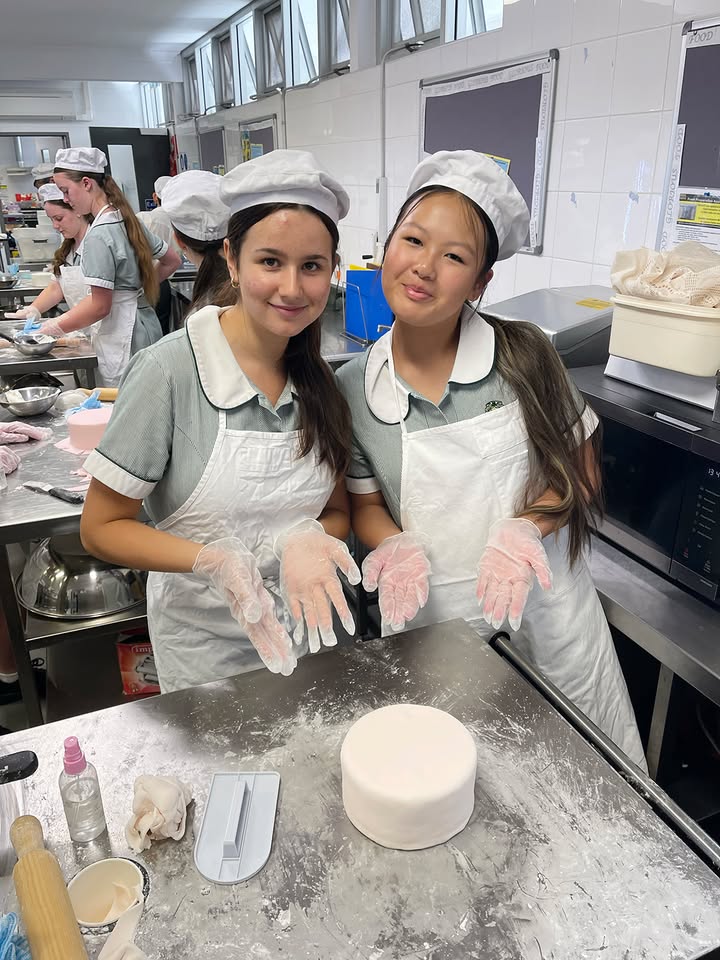 702264438307801_1415689820298589-1