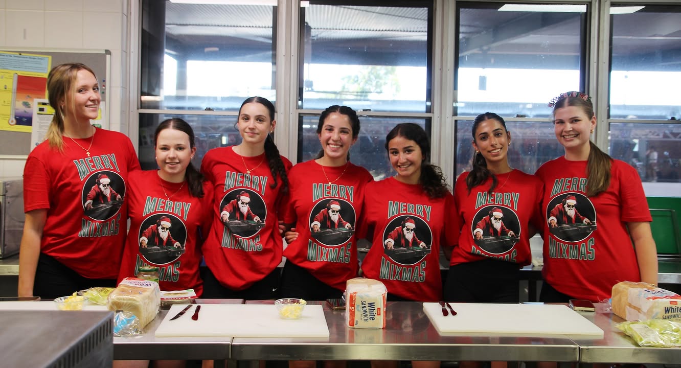 702264438307801_1442726624261575-1