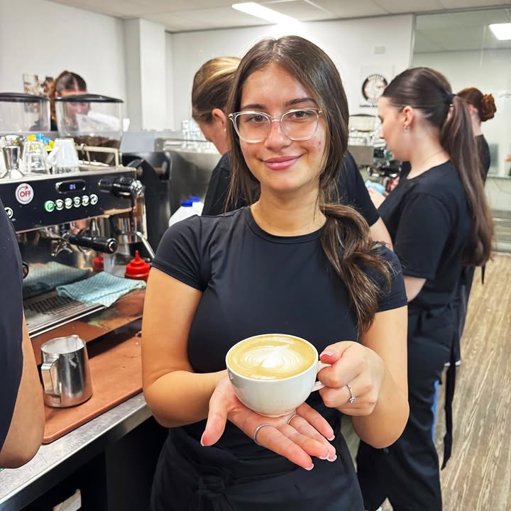 702264438307801_1519620953238808-1